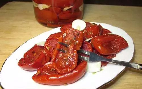 Вяленые помидоры на сковороде
