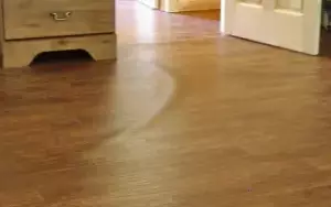 Растянулся линолеум что делать