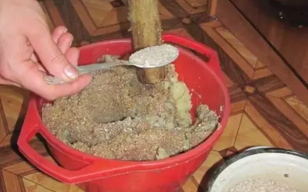 Как запаривать зерно для кур