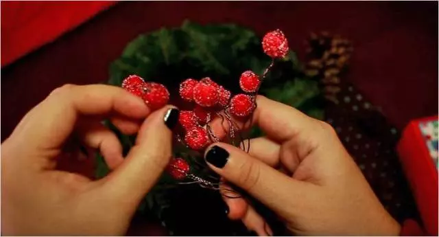 Венок из еловых веток мастер класс — изображение 67